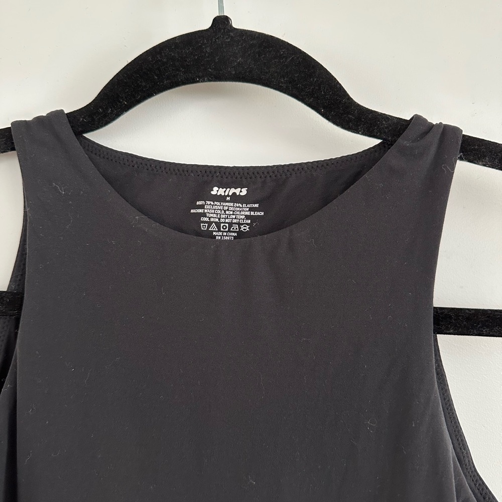 SKIMS Bodysuits set of 2 - Picture 7 of 7